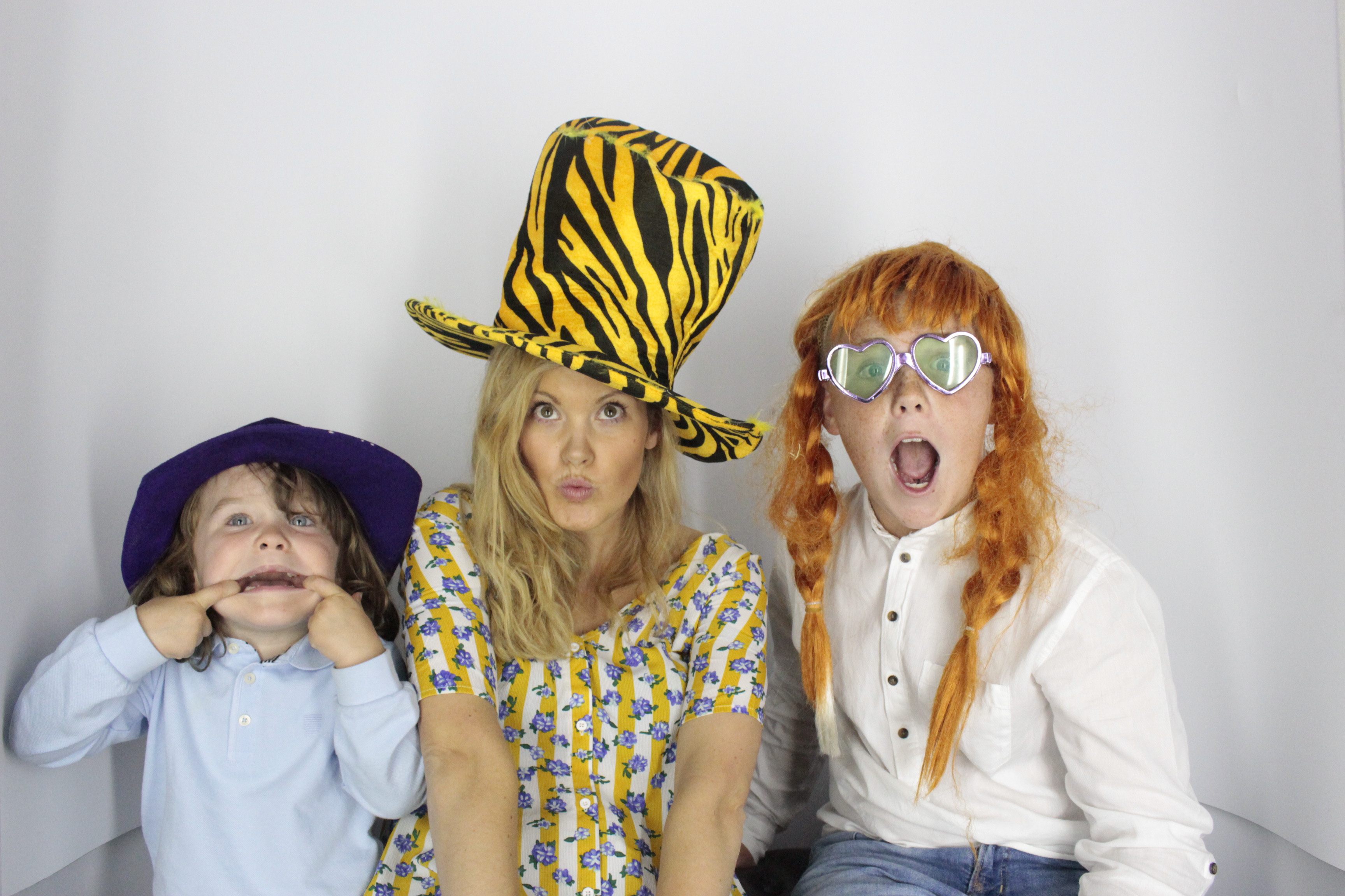 Nadine 40th Birthday  | View more photos from the event at gallery.myphotoboothexperience.co.uk/u/MyPhotoBoothExperienceLtd/Nadine-40th-Birthday